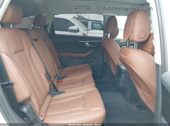 WA1ACBF7XPD021639 2023 AUDI Q7 White Widok naklejki z numerem VIN