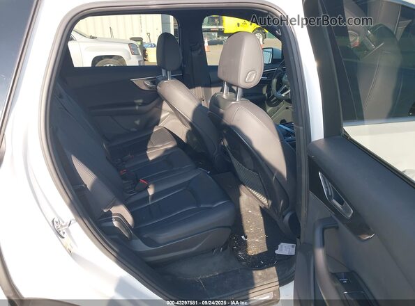 WA1AJAF75LD007559 2020 AUDI Q7 White VIN კოდის სტიკერის ხედი