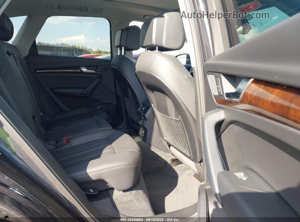 WA1ANAFY9L2046728 2020 AUDI Q5 Gray VIN კოდის სტიკერის ხედი