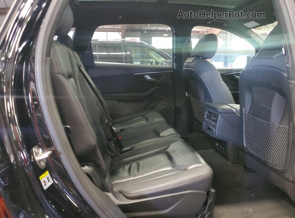 WA1AXAF79LD005876 2020 AUDI Q7 Black Rear interior view