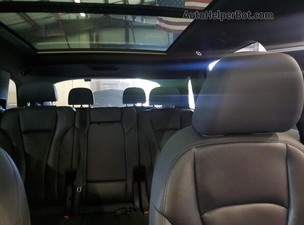 WA1AXAF79LD005876 2020 AUDI Q7 Black Rear seats view