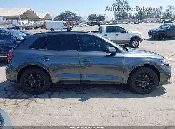 WA1B4AFY1P2073449 2023 AUDI SQ5 Gray Vista interior trasera