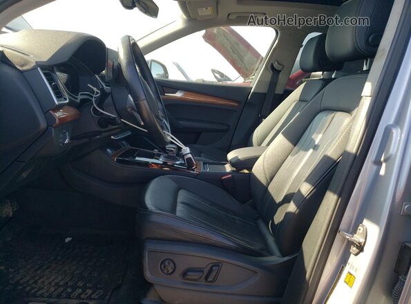 WA1BAAFY0M2048613 2021 AUDI Q5 Silver Vista interior delantera
