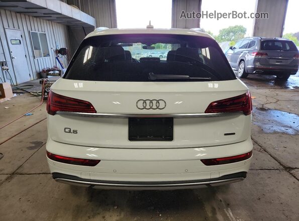 WA1BAAFY0M2130146 2021 AUDI Q5 White 