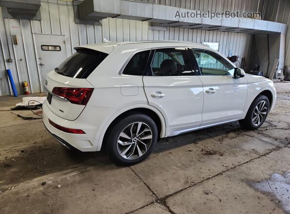 WA1BAAFY0M2130146 2021 AUDI Q5 White 