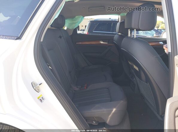 WA1BBAFY4S2026494 2025 AUDI Q5 White Вид наклейки з VIN-кодом