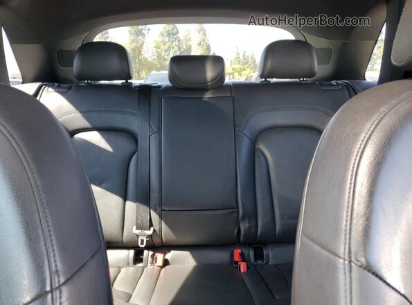 WA1BCCFS2JR028836 2018 AUDI Q3 Black 