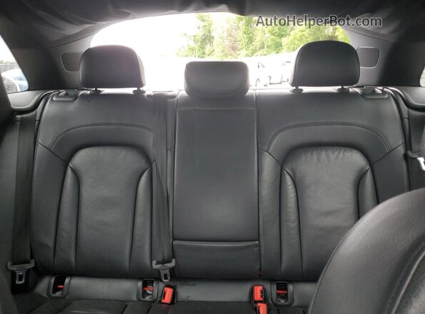 WA1BCCFS8JR000412 2018 AUDI Q3 Red 