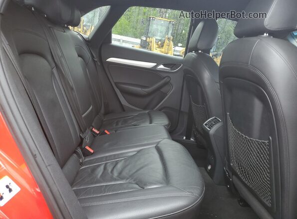 WA1BCCFS8JR000412 2018 AUDI Q3 Red 