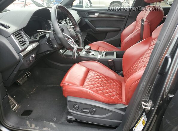 WA1C4AFY9J2129522 2018 AUDI SQ5 Gray Front interior view