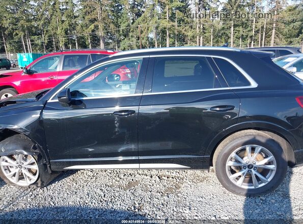 WA1DECF30R1104057 2024 AUDI Q3 Black 