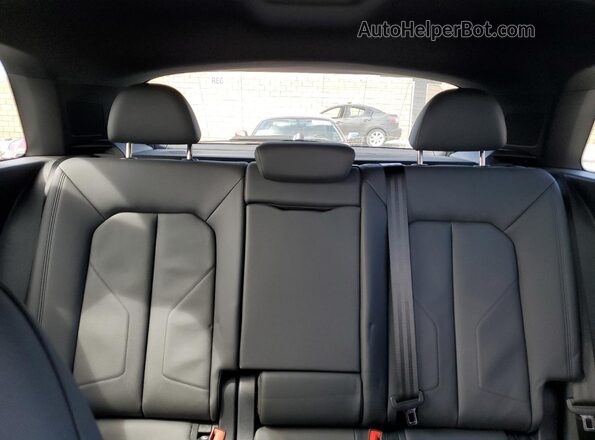 WA1DECF31R1113351 2024 AUDI Q3 Blue 