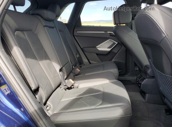 WA1DECF31R1113351 2024 AUDI Q3 Blue 