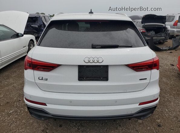 WA1DECF33M1075033 2021 AUDI Q3 White Вид ззаду
