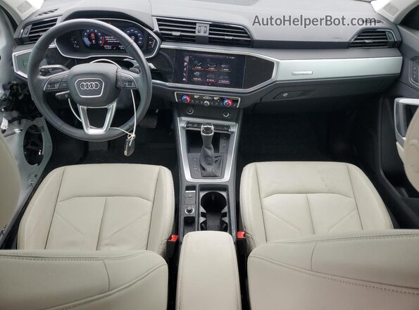 WA1DECF33M1075033 2021 AUDI Q3 White Вид панелі приладів