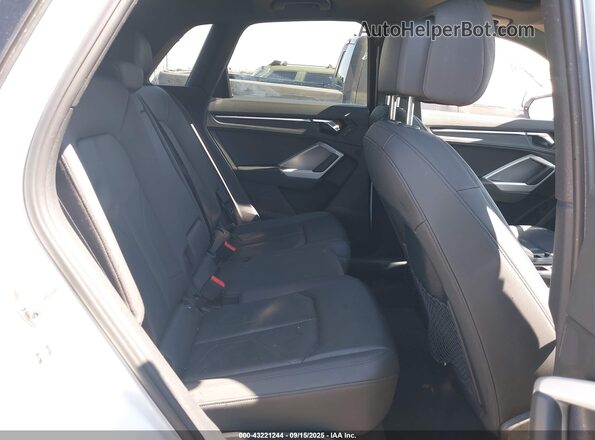 WA1DECF36M1028109 2021 AUDI Q3 White Widok naklejki z numerem VIN