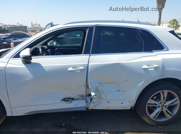 WA1DECF36M1028109 2021 AUDI Q3 White Widok wnętrza z tyłu
