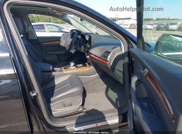 WA1EAAFY5P2153570 2023 AUDI Q5 Черный Вид салона спереди