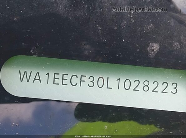 WA1EECF30L1028223 2020 AUDI Q3 Blue Engine compartment view
