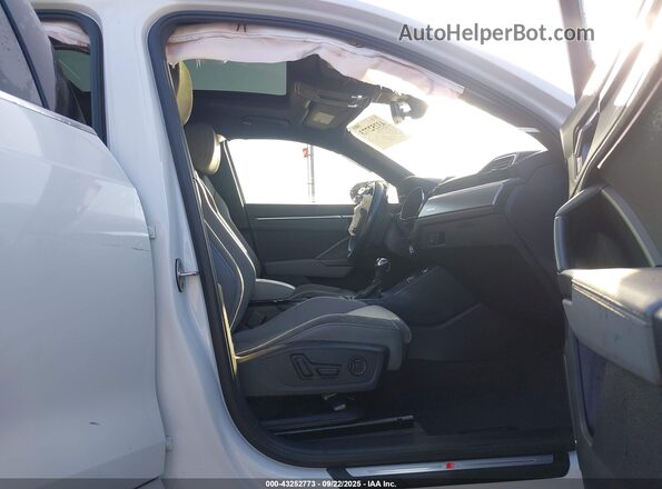WA1EECF31L1102555 2020 AUDI Q3 Белый Вид салона спереди