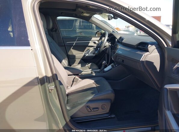 WA1EECF34L1078770 2020 AUDI Q3 Gray Вид салону спереду
