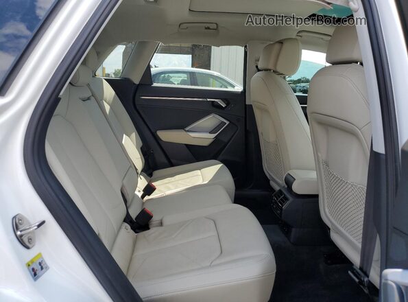 WA1EECF34N1008379 2022 AUDI Q3 White უკანა სალონის ხედი