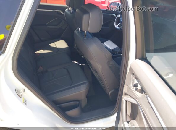 WA1EECF34P1027369 2023 AUDI Q3 White Вид наклейки з VIN-кодом