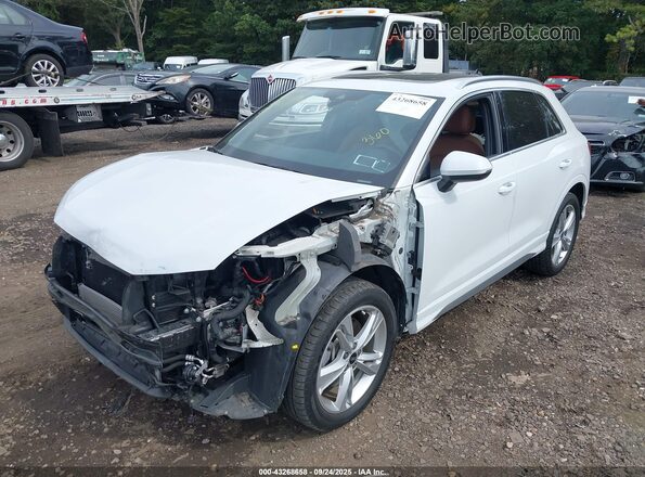 WA1EECF36M1112631 2021 AUDI Q3 White Front view