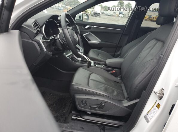 WA1EECF36M1121619 2021 AUDI Q3 Белый Вид салона спереди