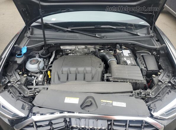 WA1EECF36R1173355 2024 AUDI Q3 Black Vista del compartimento del motor