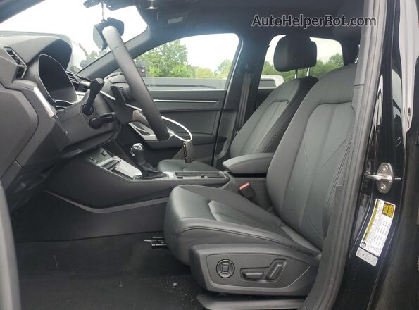 WA1EECF36R1173355 2024 AUDI Q3 Black Vista interior delantera