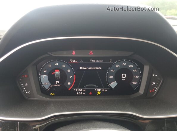 WA1EECF36R1173355 2024 AUDI Q3 Black Vista del cuadro de instrumentos