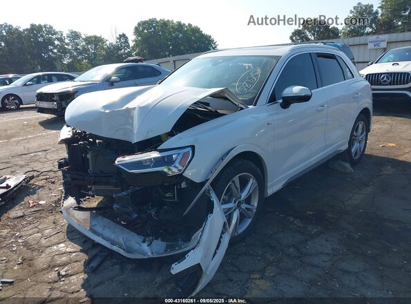 WA1EECF37N1090169 2022 AUDI Q3 White Front view