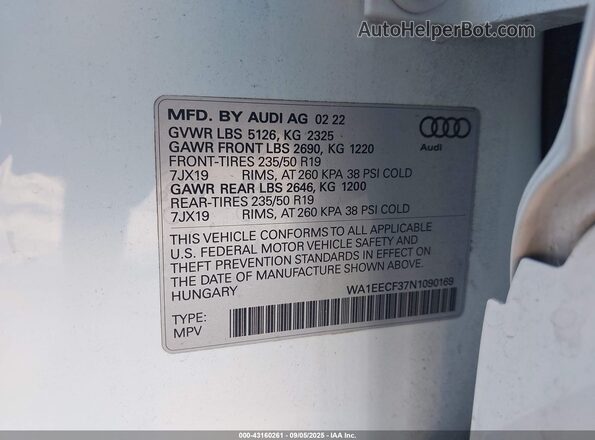 WA1EECF37N1090169 2022 AUDI Q3 White Engine compartment view