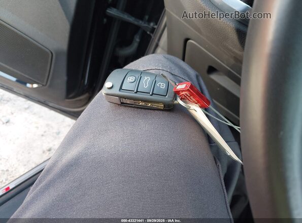WA1EECF38N1122367 2022 AUDI Q3 Black Dashboard view