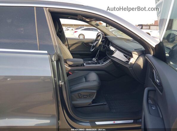 WA1EVAF16MD020484 2021 AUDI Q8 Gray Widok wnętrza z przodu