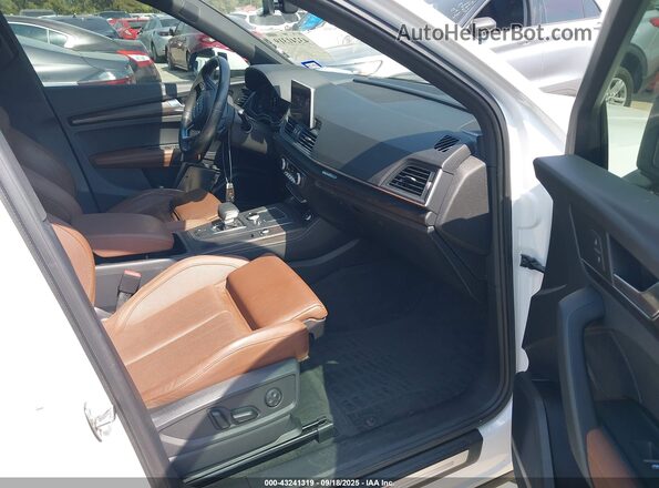 WA1F2AFY1L2047807 2020 AUDI Q5 White Widok wnętrza z przodu