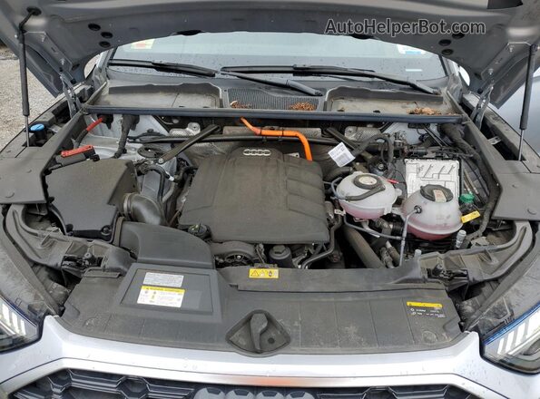 WA1F2BFYXM2042984 2021 AUDI Q5 Silver Vista del compartimento del motor