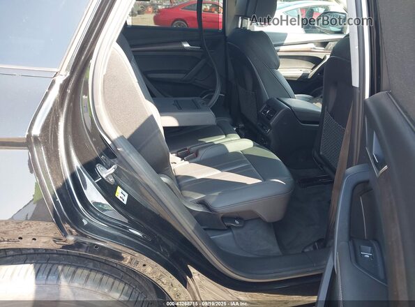 WA1FAAFY4N2057415 2022 AUDI Q5 Black Вид наклейки з VIN-кодом