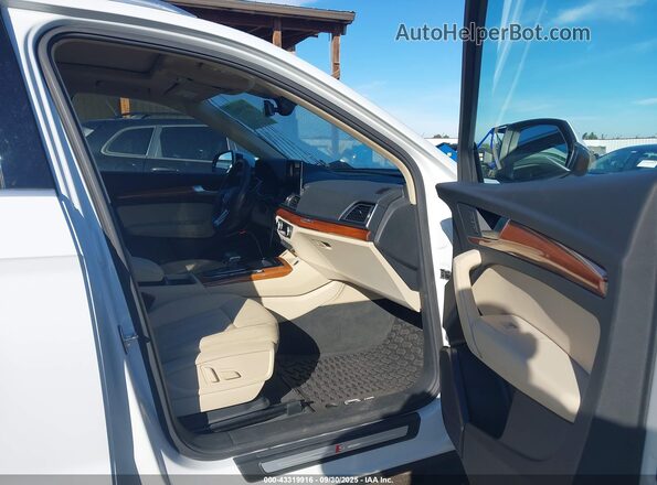 WA1G2AFY4M2065966 2021 AUDI Q5 White Vista interior delantera
