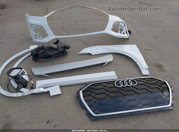 WA1G2AFY6R2121333 2024 AUDI Q5 White Սարքավորումների վահանակի տեսք