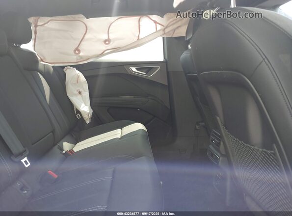 WA1KUBFZ7RP038208 2024 AUDI Q4 Gray VIN sticker view