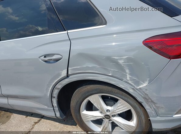 WA1KUBFZ7RP038208 2024 AUDI Q4 Gray Front view