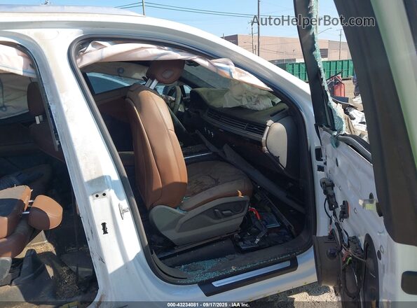 WA1LAAF72HD013805 2017 AUDI Q7 White Vista interior delantera