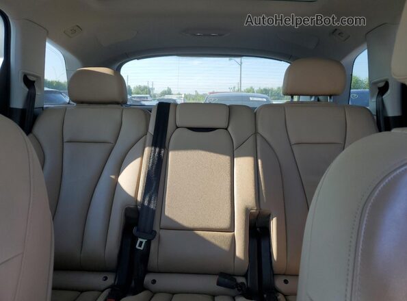 WA1LXAF79LD002453 2020 AUDI Q7 White Rear seats view