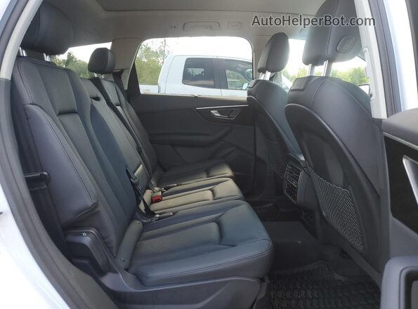WA1LXBF77PD026570 2023 AUDI Q7 White 