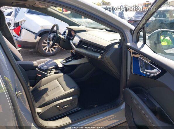 WA1MUBFZ3RP045584 2024 AUDI Q4 Light Blue Սալոնի դիմացի տեսք