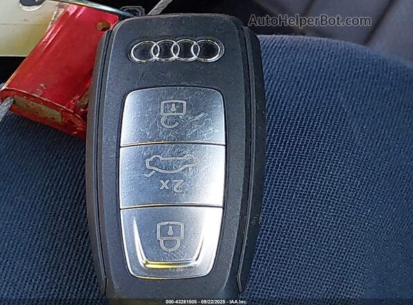 WA1MUBFZ3RP045584 2024 AUDI Q4 Light Blue Առջևի վահանակի տեսք