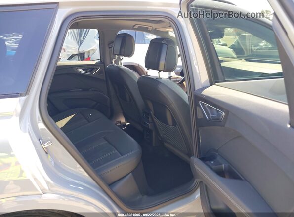 WA1MUBFZ3RP045584 2024 AUDI Q4 Light Blue VIN կոդի պիտակի տեսք