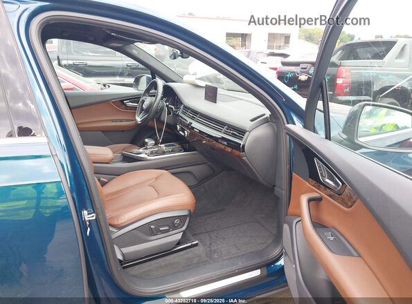 WA1VAAF76JD043906 2018 AUDI Q7 Синий Вид салона спереди